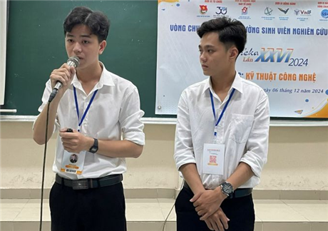 Sinh viên làm máy tách vỏ hạt sen